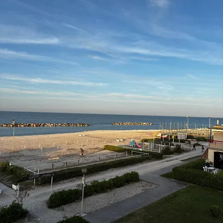 La Casa Di Giore - Fronte Mare Gabbiani Ombrellone E 2 Lettini Inclusi