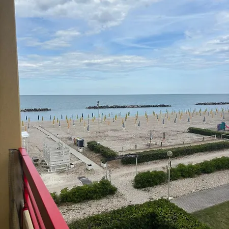 La Casa Di Giore - Fronte Mare Gabbiani Ombrellone E 2 Lettini Inclusi Apartment *